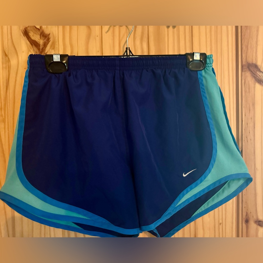 Nike DriFit Women’s Shorts M